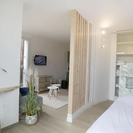 Apartment 50m From The Ultra Cosy Balcony Near The Cen La Rochelle (Charente-Maritime)